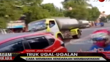 Truk ugal-ugalan di Ngawi, Jawa Timur