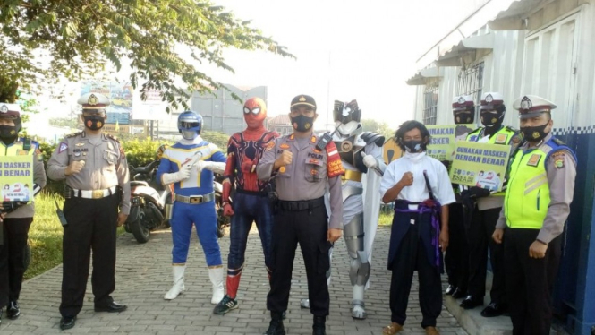 Pahlawan Super Turun ke Depok Sosialisasi protokol kesehatan COVID-19