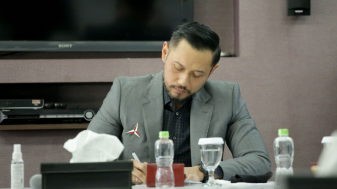 Ketua Umum Partai Demokrat, Agus Harimurti Yudhoyono, alias AHY di kantor tvOne.
