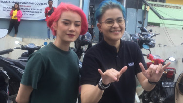 Dara dan Mita The Virgin.