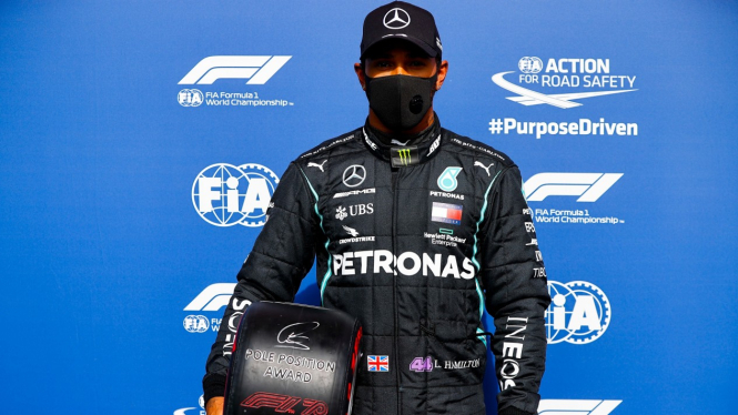 Pembalap Mercedes, Lewis Hamilton
