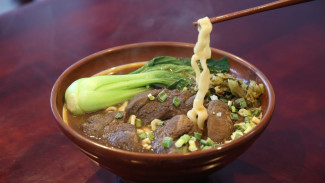 Penasaran Icip Nikmatnya Mi Daging Sapi Taiwan, Semangkuk Rp5 Juta?
