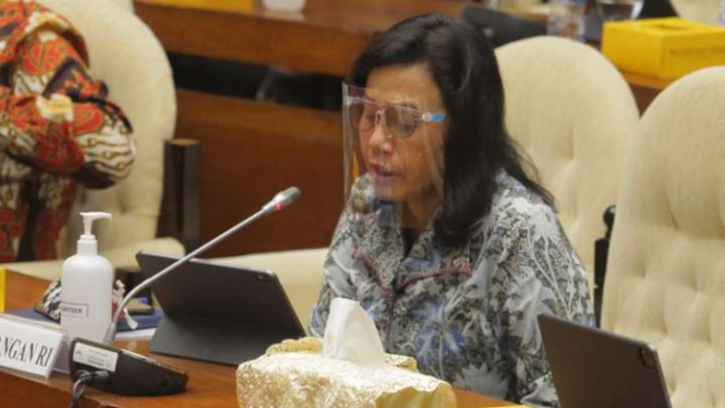 Menteri Keuangan Sri Mulyani rapat di DPR. (foto ilustrasi)