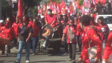 Pasangan calon wali kota dan wakil wali kota Surabaya dari PDIP, Eri Cahyadi-Arm