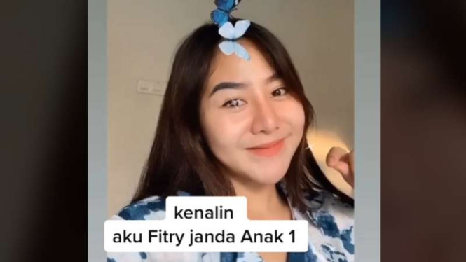 Fitry janda Anak 1 viral di TikTok.
