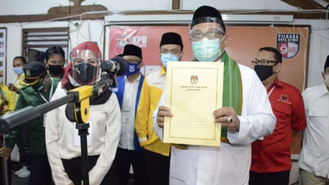 Pradi Supriatna dan Afifah Allia mendaftar sebagai pasangan bakal calon wali kota dan wakil wali kota Depok ke KPU setempat.