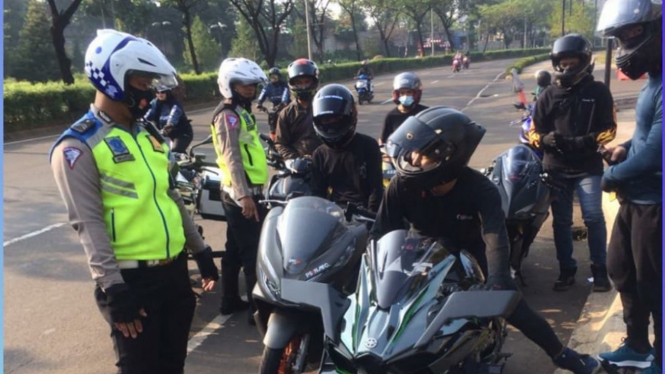Kawasaki Ninja H2 kena razia polisi