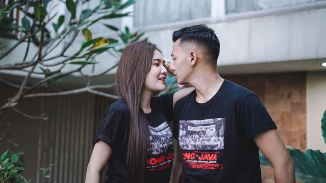 Dory Harsa dan Nella Kharisma