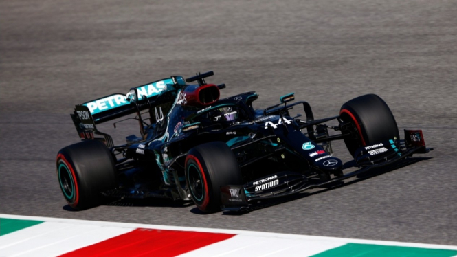 Pembalap Mercedes, Lewis Hamilton