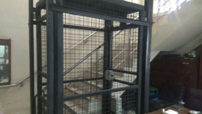 Lift di Gedung DPRD Yogyakarta.