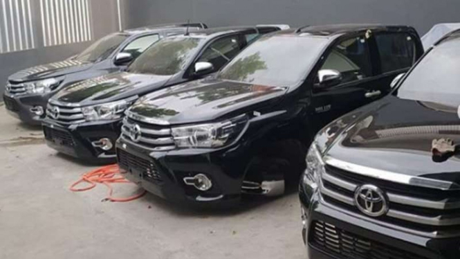Bodi mobil pikap kabin ganda Toyota Hilux