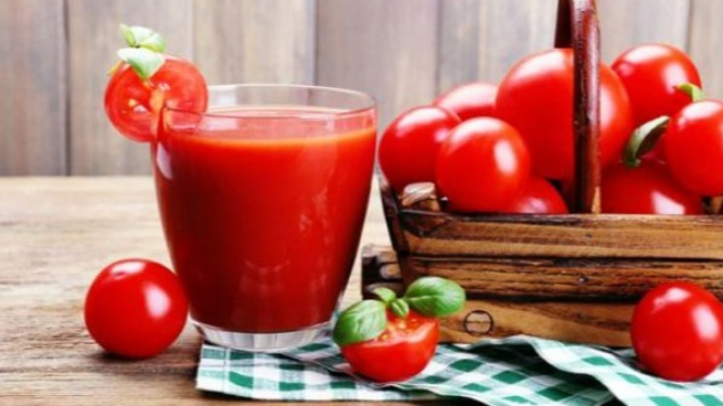 Gambar jus tomat.