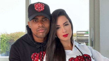 Winger Juventus, Douglas Costa dan Nathalia Felix