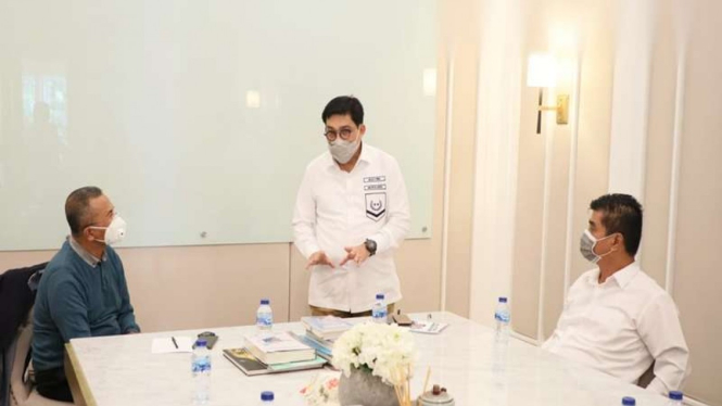 Paslon walkot dan wawalkot Surabaya, Machfud-Mujiaman bertemu Dahlan Iskan