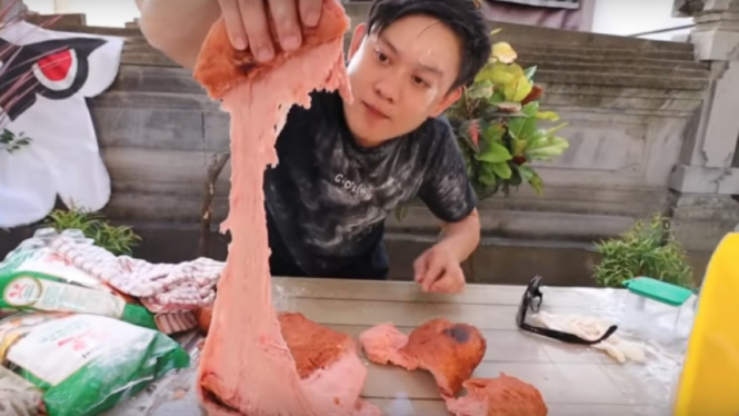 Odading buatan vlogger Bobon Santoso.