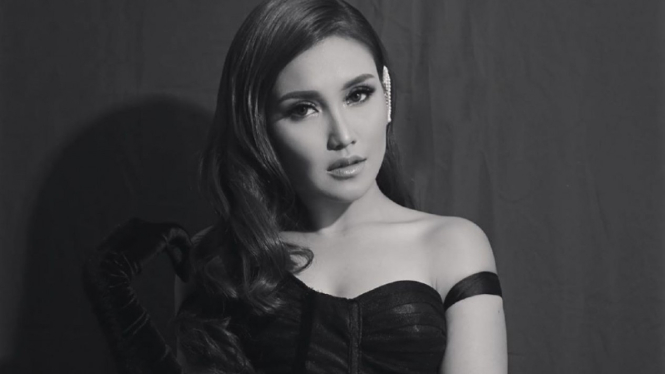 Ayu Ting Ting.