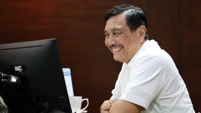 Menko Bidang Kemaritiman dan Investasi, Luhut Binsar Pandjaitan