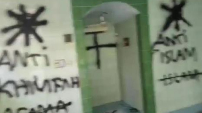 Vandalisme di Musala Darussalam, Tangerang. Source : Republika