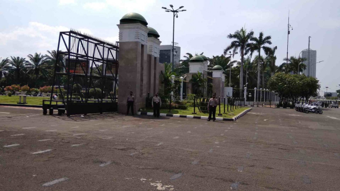 Situasi di Sekitar Gedung DPR/MPR RI  Jakarta Pusat, Senin 5 Oktober 2020.
