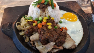 15 Makanan Khas Padang yang Lezat, Gurih, dan Gugah Selera