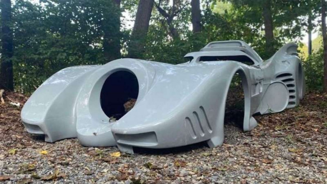Bodi mobil Batman dijual online