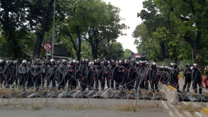 Polisi amankan demo omnibus law di Jakarta