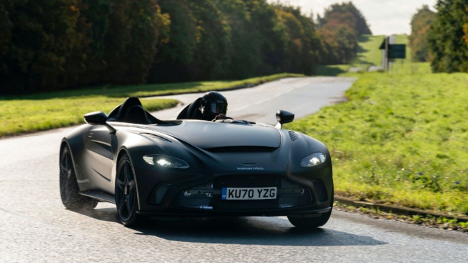 Aston Martin V12 Speedster