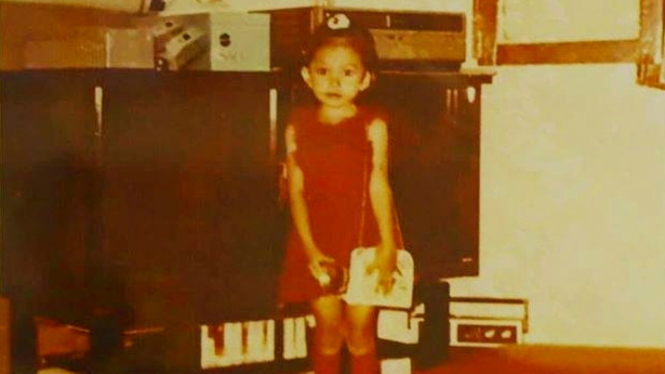 Foto masa kecil penyanyi Rossa