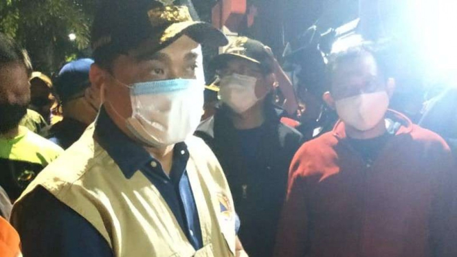 Wagub DKI Ahmad Riza Patria datangi lokasi longsor Ciganjur