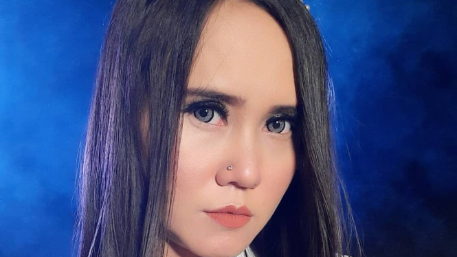Penyanyi dangdut Eny Sagita.