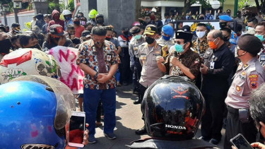 Demo warga Banyumas di DPRD (antara)