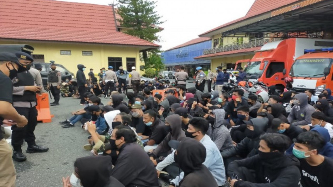 Polda kalsel tangkap penyusup pendemo tolak UU Cipta Kerja (antara)