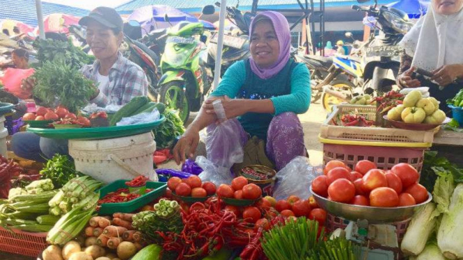 Pedagang  Sayuran di Pasar tradisional Kendari.