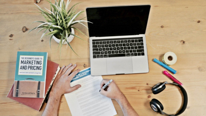 Ilustrasi laptop. (FOTO: Unsplash/Campaign Creators)