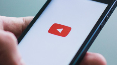 YouTube.