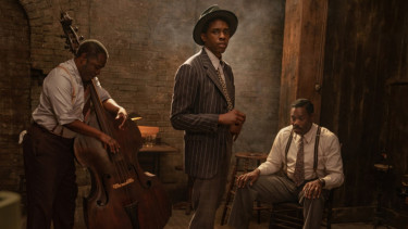 Chadwick Boseman di film Ma Rainey's Black Bottom.