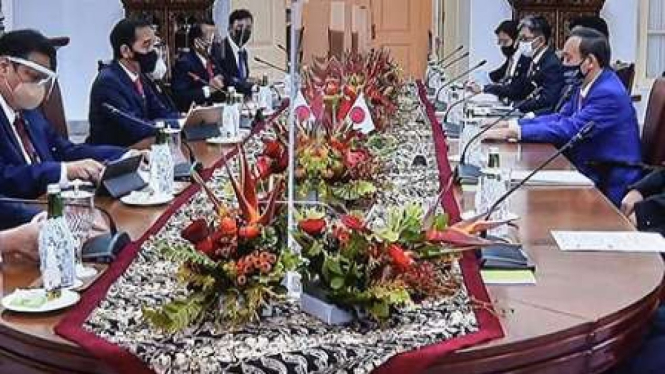 Pertemuan Jokowi dengan PM Jepang Yoshihide Suga.