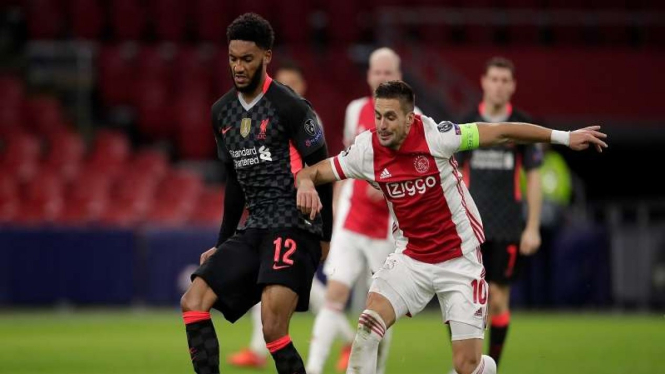 Bek Liverpool, Joe Gomez (kiri)