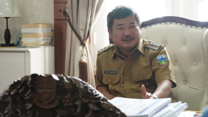 Bupati Garut, Rudy Gunawan.