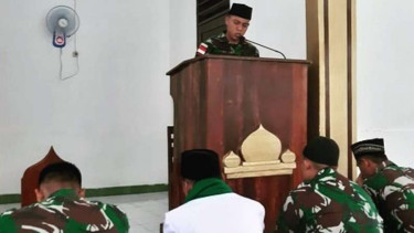 VIVA Militer: Prajurit Dua TNI Muh Aldi menjadi khatib Salat Jumat