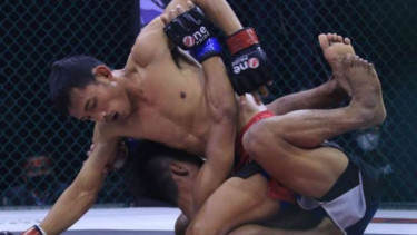 Ade Permana vs Lipin Sitorus di Fight Night 38