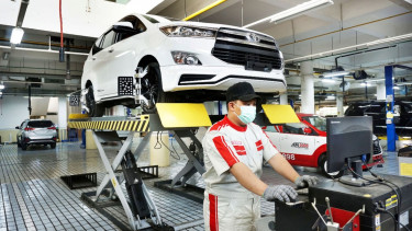 Servis mobil Toyota di Auto2000
