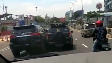 Aksi saling tabrak ala game GTA terjadi di Cibubur