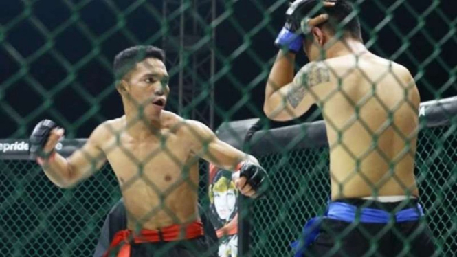 Silat bebas, Daniel Tahulending VS Farchan Okta Dwitama