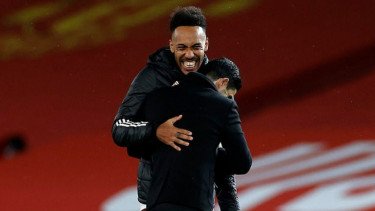 Manajer Arsenal, Mikel Arteta, dan Pierre-Emerick Aubameyang