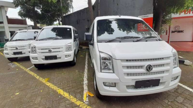 Mobil niaga DFSK Gelora Blind Van