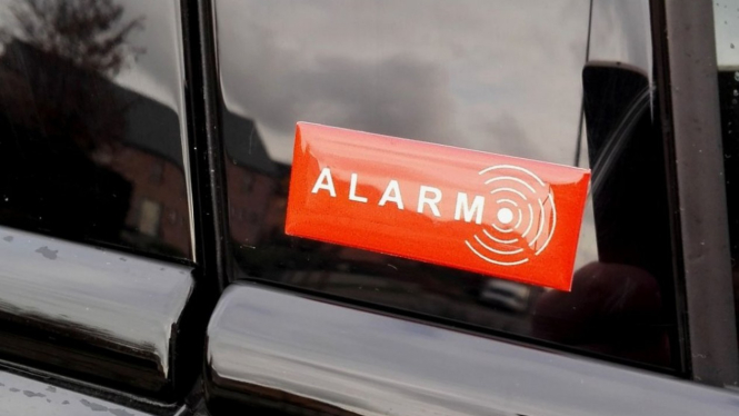 Ilustrasi stiker alarm mobil