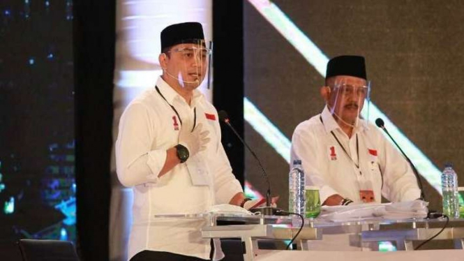 Eri Cahyadi-Armudji dalam acara debat perdana Pilkada Surabaya