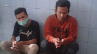 Dua penyelundup narkoba ke dalam Rutan Ponorogo dan barang bukti.