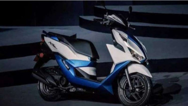 Skuter matik Honda NX125.